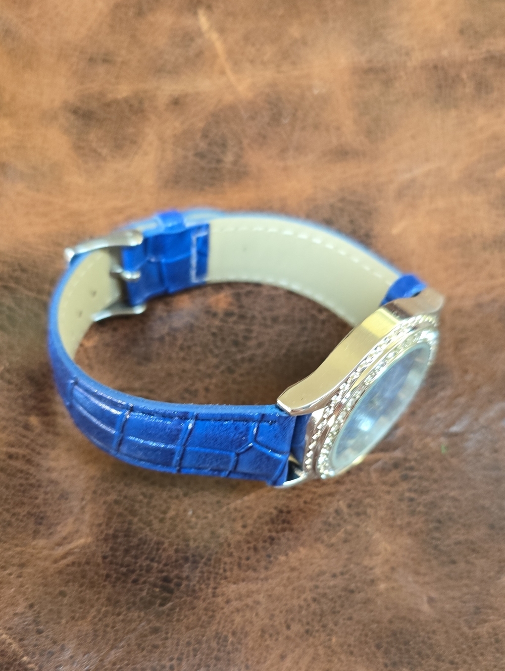 Shinny Strada Blue Leather Strap Watch